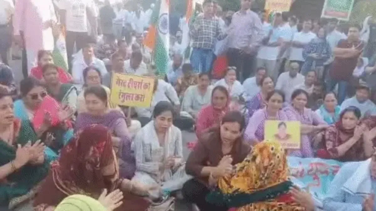 Guest Teacher Protest: कुरुक्षेत्र में गेस्ट टीचर्स का जीटी रोड पर चक्का जाम, 10 हजार शिक्षक पैदल चंडीगढ़ रवाना