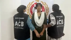 Gurugram ACB raid: गुरुग्राम में एसीबी की बड़ी कार्रवाई, 7 हजार की रिश्वत लेते जीएसटी महिला इंस्पेक्टर रंगे हाथों गिरफ्तार