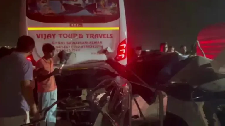 Gurugram Accident:  गुरुग्राम एक्सप्रेसवे पर दर्दनाक हादसा, बालाजी से लौट रहे परिवार की कार बस से टकराई, 3 की मौत