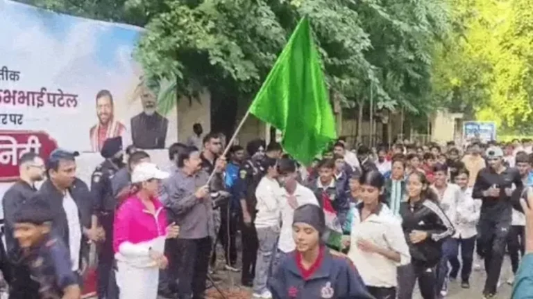 Gurugram News: गुरुग्राम में ‘रन फॉर यूनिटी’ की धूम, नेहरू स्टेडियम से शुरू हुई दौड़ में उमड़ा युवाओं का सैलाब