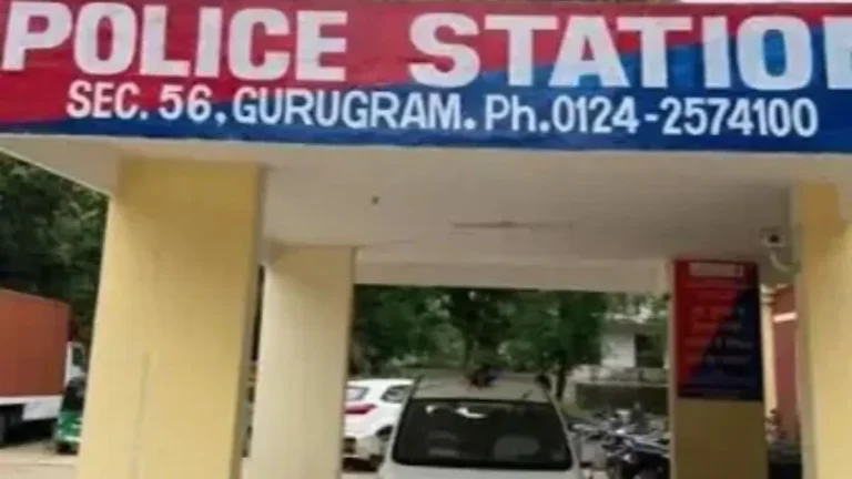 Gurugram News: गुरुग्राम के सेक्टर-56 में दर्दनाक वाकया, डिप्रेशन से जूझ रहे व्यक्ति ने ब्लेड से गला काटकर की खुदकुशी