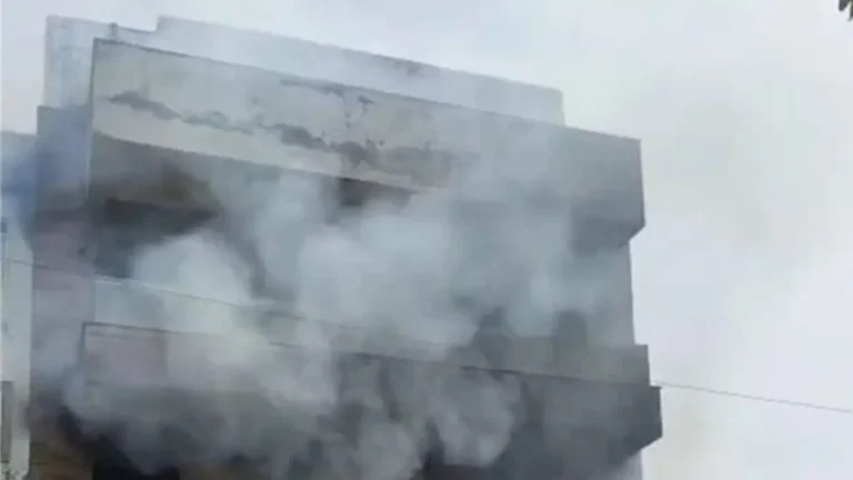 Gurugram fire: गुरुग्राम के साउथ सिटी-2 में बंद मकान में भीषण आग, दमकल विभाग ने ताला तोड़कर पाया काबू
