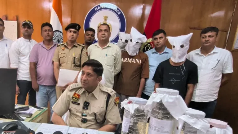 Hansi News: सीआईए-1 हांसी की बड़ी कार्रवाई, 4 अवैध पिस्तौल और 22 कारतूस के साथ इनामी सप्लायर समेत 4 दबोचे
