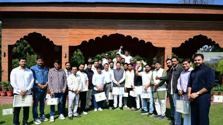 Haryana Youth Uttarakhand Tour: सीएम धामी से मिले हरियाणा के युवा, बोले— ‘अब समझ आया उत्तराखंड को क्यों कहते हैं देवभूमि’