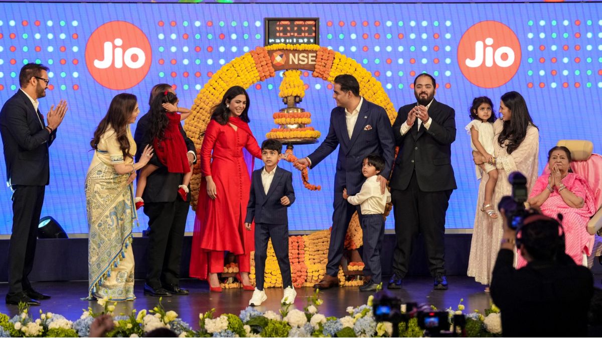 Jio Platforms Share Listing जियो की शानदार लिस्टिंग पर भावुक हुए मुकेश अंबानी, अनंत अंबानी बोले- जियो को देश की जनता ने बनाया