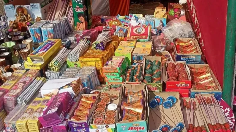Kaithal Illegal Fireworks Seizure: कैथल में दीपावली से पहले बड़ा खुलासा, पुंडरी में मकान से पटाखों की 160 पेटियां बरामद
