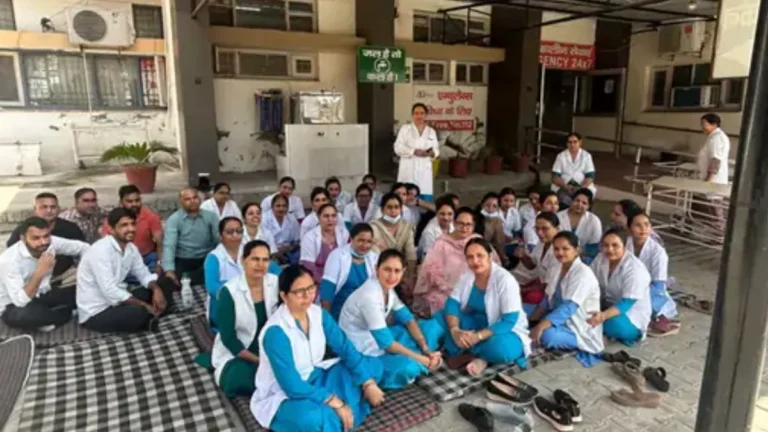 Kaithal Nursing Staff Strike: ऑनलाइन ट्रांसफर पॉलिसी के खिलाफ कैथल में नर्सिंग स्टाफ का हल्लाबोल, 5 से 7 अक्टूबर तक हड़ताल