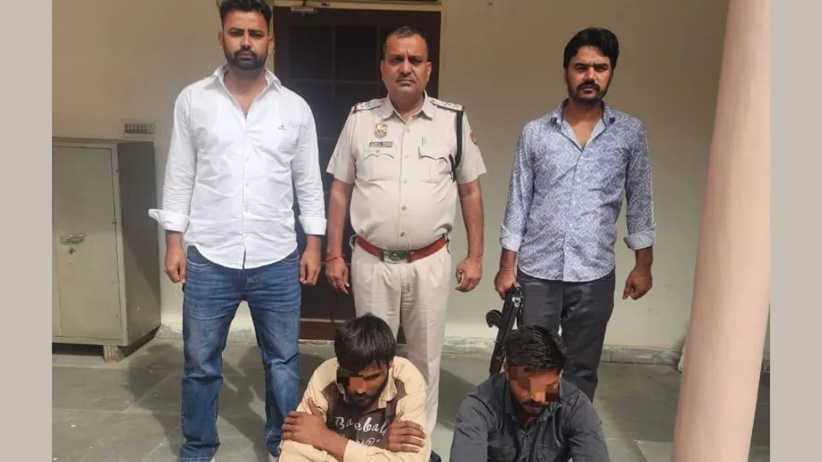 Karnal Crime: करनाल में बैंक से लौट रहे युवक से 58 हजार की छिनैती, CIA-1 ने दो नकाबपोश बदमाशों को दबोचा