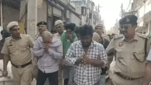 Karnal Crime News: करनाल में मोबाइल दुकानदार पर हमला करने वाले 5 आरोपी गंजे होकर मांगते दिखे माफी