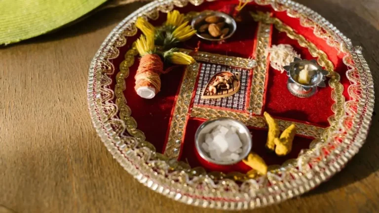 Karwa Chauth Thali Decoration: घर पर ऐसे सजाएं करवा चौथ की पूजा थाली, फोटो में दिखेगा सबसे रॉयल लुक