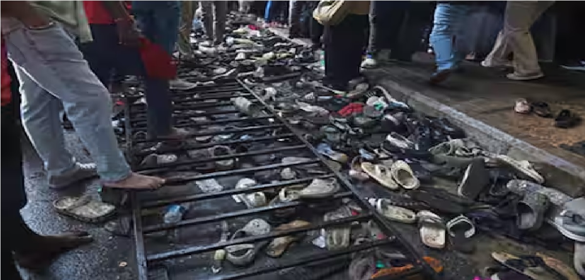 Kolkata Durga Puja Stampede Deaths : कोलकाता के चोरबागान दुर्गा पूजा पंडाल में मची भीषण भगदड़, हादसे में 19 लोगों की दर्दनाक मौत और 25 घायल