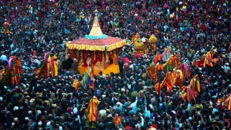 कुल्लू इंटरनेशनल दशहरा शुरू: 300 देवी-देवता होंगे शामिल, शाम 4 बजे निकलेगी भगवान रघुनाथ की रथयात्रा