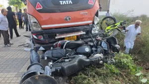 Kurukshetra KDB road accident: कुरुक्षेत्र में बेकाबू कैंटर जिम की पार्किंग में घुसा, दर्जनों वाहन क्षतिग्रस्त