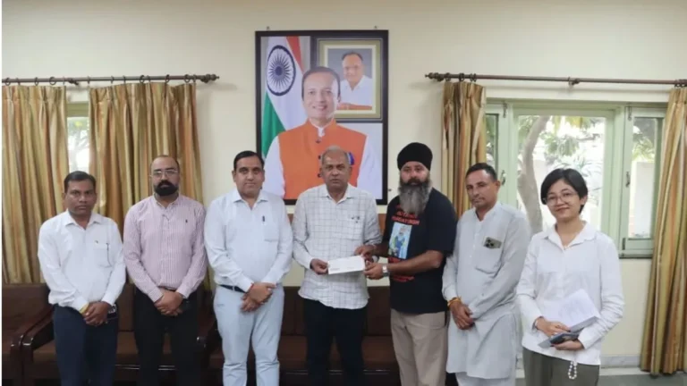 Kurukshetra News: गोताखोर प्रगट सिंह को मिला सांसद नवीन जिन्दल का सहारा, चारों बेटियों की पढ़ाई का उठाएंगे खर्च