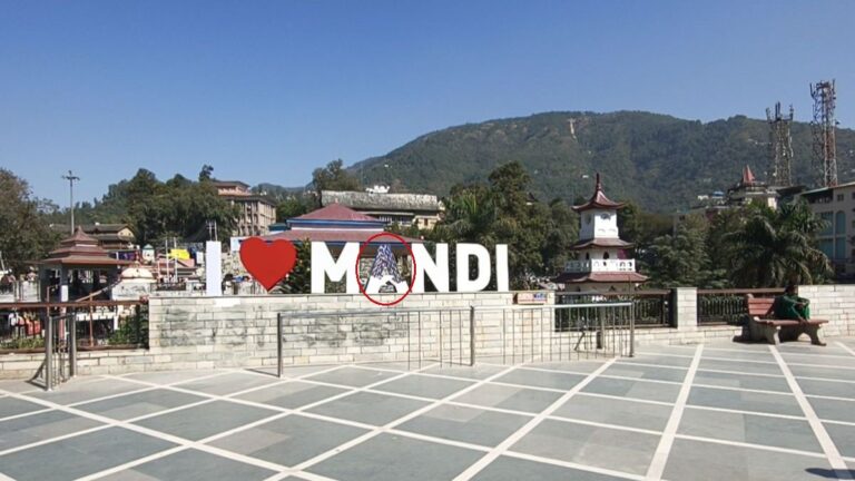 दिवाली से पहले मंडी के सेल्फी पॉइंट पर एक बार फिर तोड़फोड; मरम्मत की मांग और CCTV लगाने पर जोर