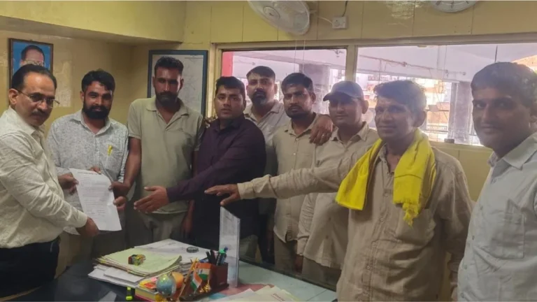 Narnaul News: हरियाणा रोडवेज कर्मचारी सांझा मोर्चा का दोहरे विरोध प्रदर्शन के तहत मुख्यमंत्री के नाम ज्ञापन, 5 व 6 नवंबर की हड़ताल की चेतावनी