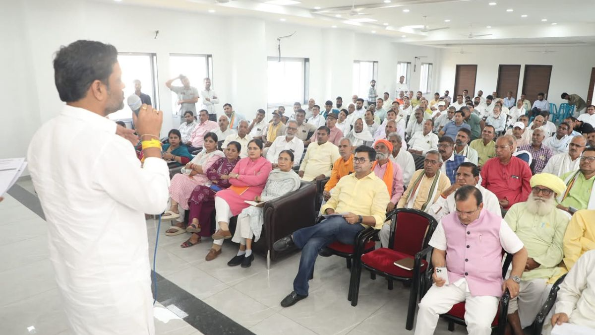 Narnaul News: विपक्षी पार्टियां भाजपा द्वारा किए जा रहे विकास कार्यों से लोगों का ध्यान भटका कर लोगों को भ्रमित कर रही - वरुण श्योरान