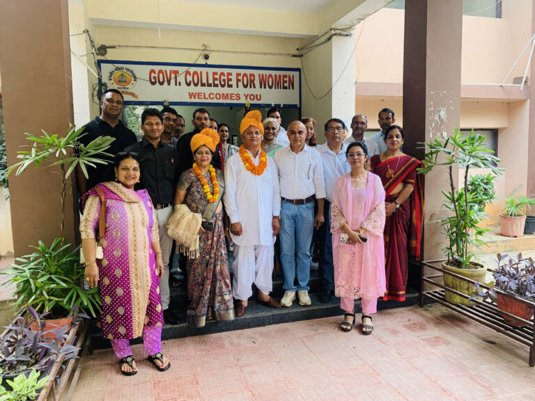 Narnaul: 31 वर्षों की सेवा के बाद सेवानिवृत्त हुए प्रो. यशपाल, महाविद्यालय परिवार ने दी भावभीनी विदाई