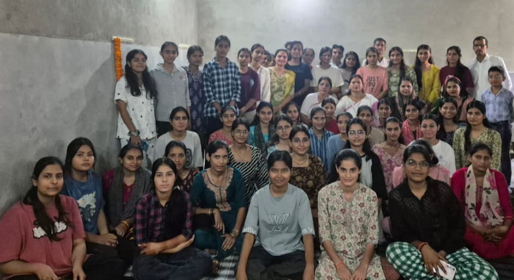Narnaul: युवा देश का भविष्य हैं, जीवन में जिस भी क्षेत्र को चुनें, ईमानदारी और सेवा भाव के साथ देश के निर्माण में योगदान दें-भारती सैनी, सदस्य हरियाणा महिला आयोग