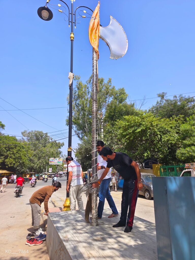 Narnaul: महान विभूतियों की प्रतिमा स्थलों पर विशेष स्वच्छता अभियान चलाया