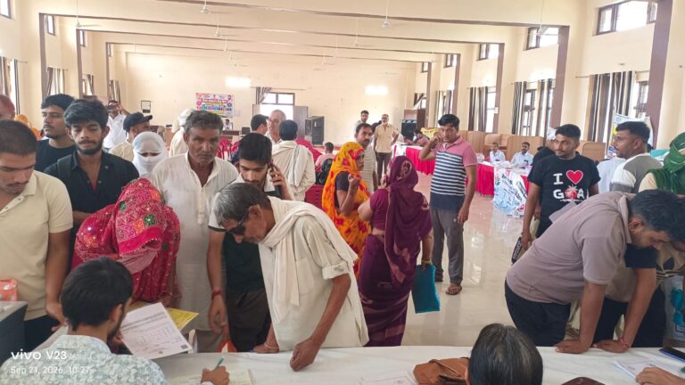 Narnaul: जिला में सेवा सेतु के 39 कैंप लगाए, 3073 नागरिकों ने किया योजनाओं के लिए आवेदन, मौके पर बनी 720 पेंशन