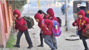 ठंड के चलते पंजाब के 19 हजार से ज्यादा स्कूलों की टाइमिंग बदली, जानें कब से कब तक लगेंगी कक्षाएं