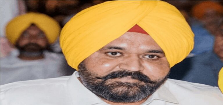 Rajbir Ghuman CBI interrogation : पंजाब सीएम के ओएसडी राजबीर घुम्मन पहली बार पहुंचे सीबीआई दफ्तर, वकीलों की टीम भी रही साथ