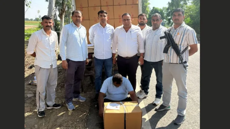 Kaithal Crime News: कैथल में अवैध पटाखों का बड़ा जखीरा पकड़ाया, पिकअप से 125 पेटियां बरामद, पंजाब का चालक गिरफ्तार