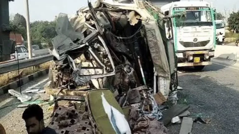 Rewari Accident News: धारूहेड़ा में एनएच-48 पर दर्दनाक हादसा, खड़े ट्रक से टकराया एल्यूमिनियम से भरा ट्रक, ड्राइवर की मौके पर मौत