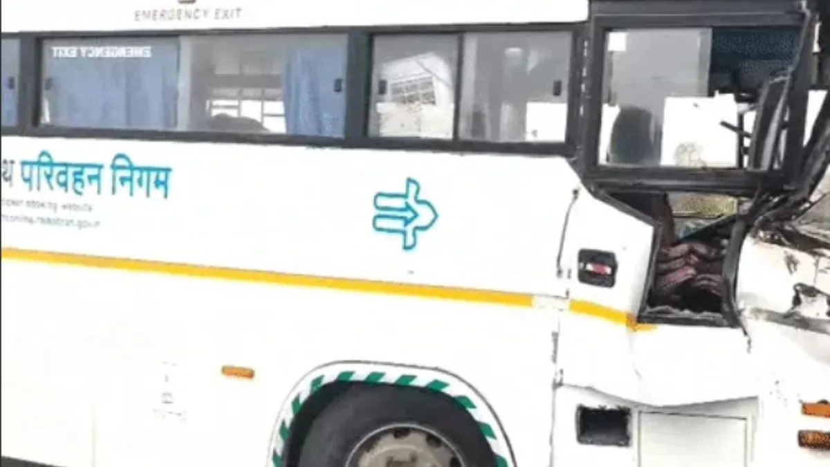 Rewari News: एनएच-48 पर बड़ा हादसा, बारिश के दौरान डंपर से टकराई राजस्थान रोडवेज की बस, 27 यात्री थे सवार, कई घायल