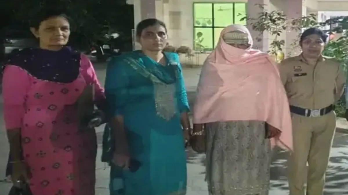 Rohtak News: रोहतक में NCB की बड़ी कार्रवाई, रैनकपुरा खोखराकोट से हेरोइन के साथ महिला तस्कर गिरफ्तार