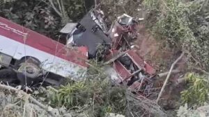 मनाली-कीरतपुर हाईवे पर खाई में गिरी डीजे बस, रोपड़ के 4 लोगों की मौत; 7 घायल
