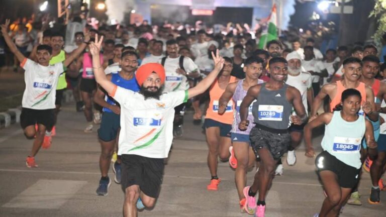 चंडीगढ़ में दौड़े 1000 से ज्यादा धावक, परमवीर चक्र विजेता सेखों की याद में हुई एयरफोर्स मैराथन