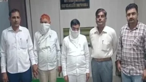 Sonipat News: सोनीपत में वक्फ बोर्ड के अधिकारी 3 लाख रिश्वत लेते गिरफ्तार, दुकानों के पट्टे के नाम पर मांग रहे थे घूस