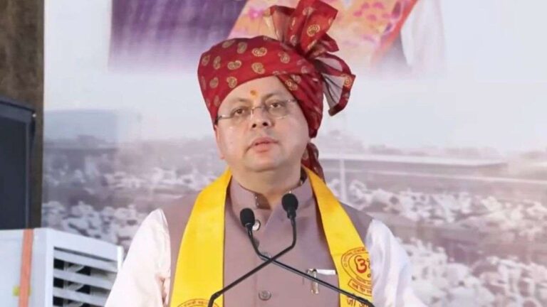 देहरादून में धामी का कांग्रेस-सपा पर हमला, अखिलेश यादव के बयान पर पूछे सवाल