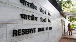 यस बैंक मामले में RBI पर सुप्रीम कोर्ट सख्त: ‘मूक दर्शक बना रहा’, निवेशकों को राहत