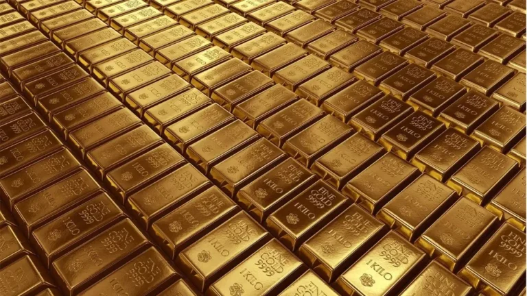 Gold Silver Price Today: चांदी 11,521 रुपए सस्ती होकर 2.21 लाख पर आई, चेक करें सोने का ताजा रेट
