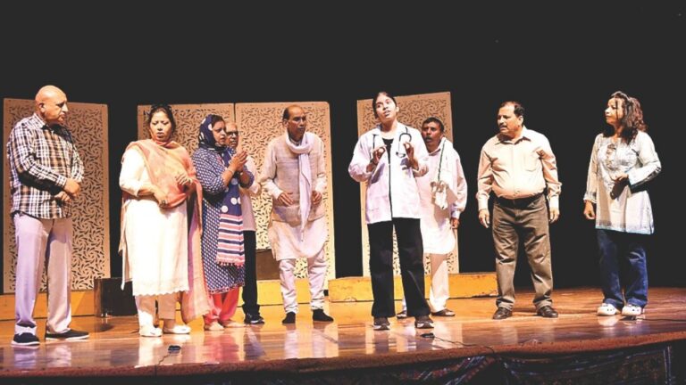 Kahan Gaye Wo Rishte Play Kurukshetra: बुजुर्ग माता-पिता का दर्द और बच्चों का स्वार्थ: कुरुक्षेत्र के मंच पर जीवंत हुई कड़वी हकीकत